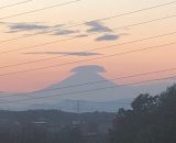 富士山🗻に笠雲かかる
