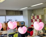 梅雨の合間に笑顔が咲きました♪雑学・音楽・言葉あそびで楽しんだ、週末クイズイベント☆ 梅雨の合間に笑顔が咲きました♪雑学・音楽・言葉あそびで楽しんだ、週末クイズイベント☆
